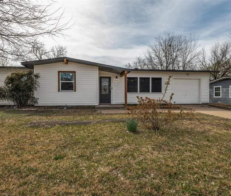 800 E Tucker Boulevard, Arlington TX 76010