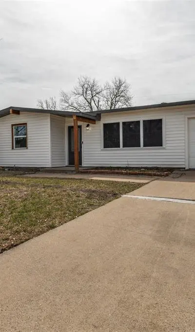 800 E Tucker Boulevard, Arlington TX 76010 - Photo 3
