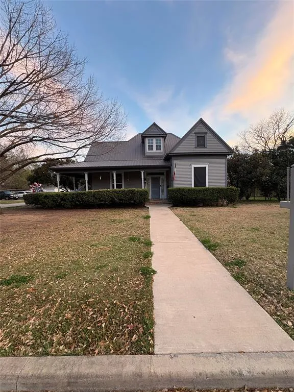 818 E Elm Street, Hillsboro TX 76645