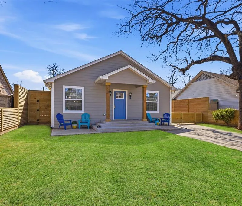2518 W Amherst Avenue, Dallas TX 75235