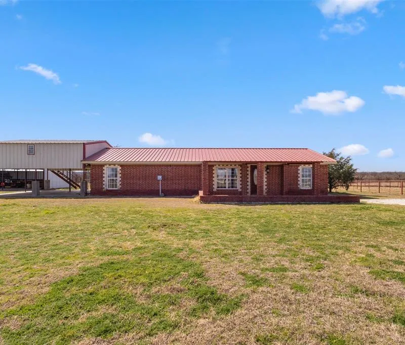 1219 County Road 3550, Paradise TX 76073