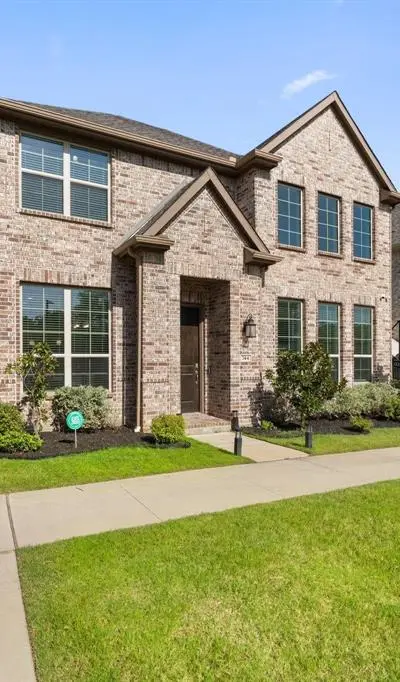744 Patriot Lane, Irving TX 75060 - Photo 2