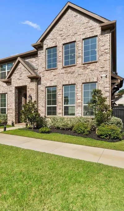 744 Patriot Lane, Irving TX 75060 - Photo 3