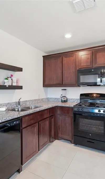 421 Corsair Way, Ferris TX 75125 - Photo 4