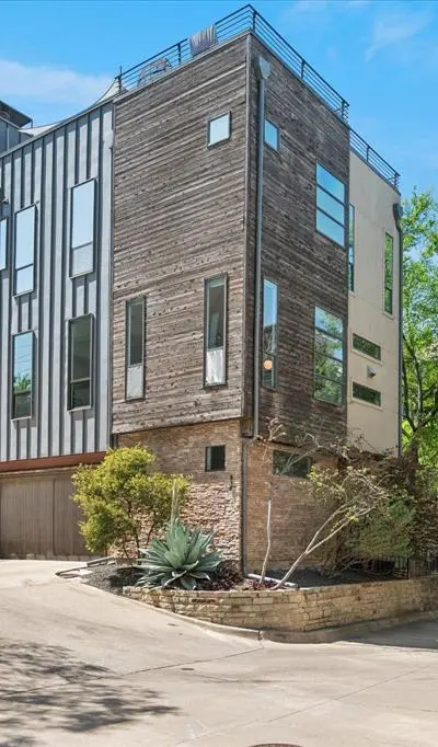 432 Trinity River Circle, Dallas TX 75203 - Photo 2