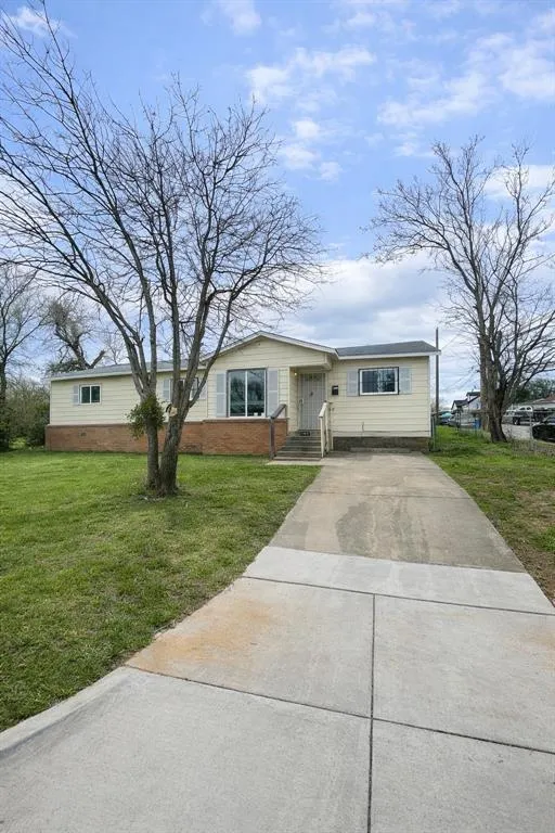 1413 Lindsey Street, Fort Worth TX 76105