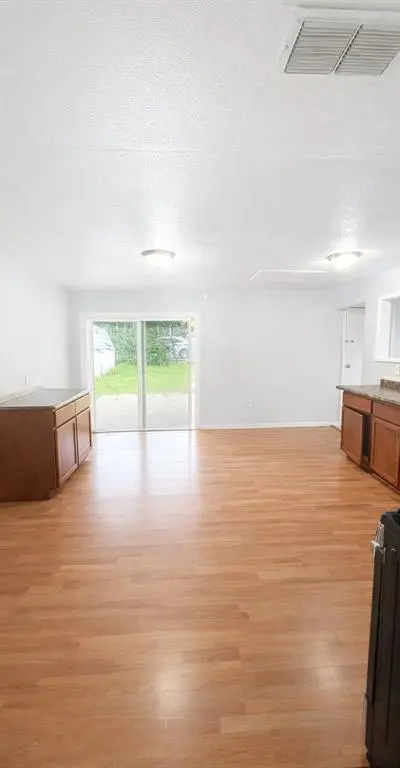 1413 Lindsey Street, Fort Worth TX 76105 - Photo 4