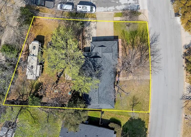 709 Hurstview Drive, Hurst TX 76053
