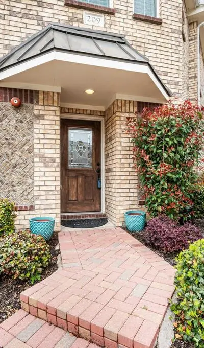 209 Belleville Drive, Lewisville TX 75057 - Photo 3