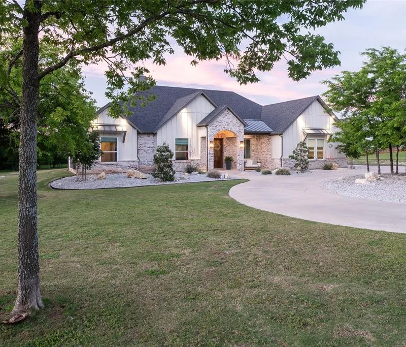 1401 Hunt Road, Gunter TX 75058
