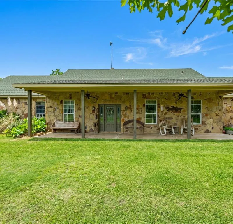 426 County Road 3435, Paradise TX 76073