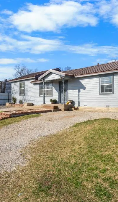 1409 18th Street, Bridgeport TX 76426 - Photo 3