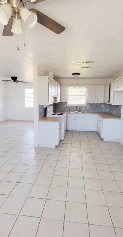 305 Sierra Vista Drive, Chico TX 76431 - Photo 5