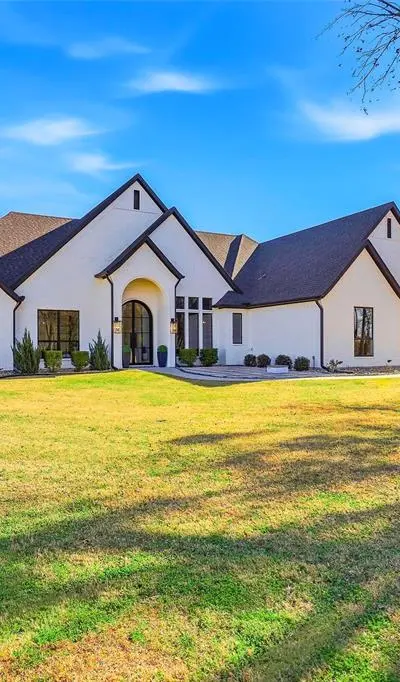 8301 County Road 204, Grandview TX 76050 - Photo 2
