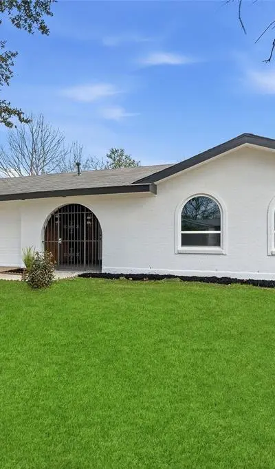 3405 Woodbridge Drive, Forest Hill TX 76140 - Photo 2