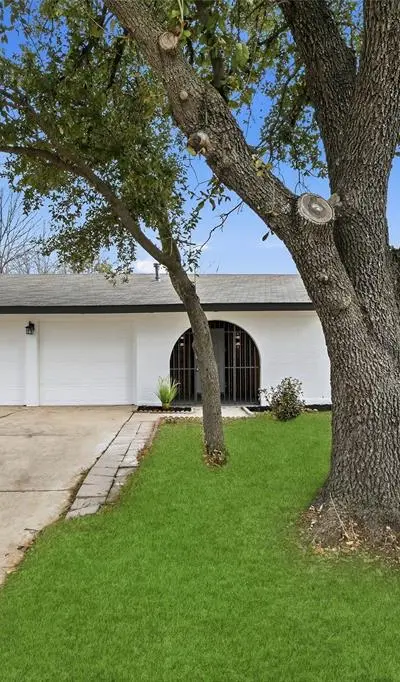 3405 Woodbridge Drive, Forest Hill TX 76140 - Photo 3