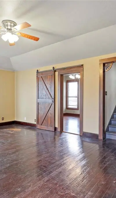401 W Maple Street, Whitewright TX 75491 - Photo 2