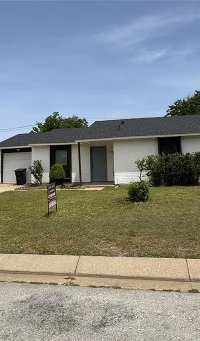 7005 Greenview Circle N, Fort Worth TX 76120