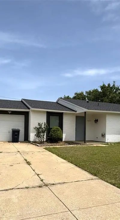 7005 Greenview Circle N, Fort Worth TX 76120 - Photo 2