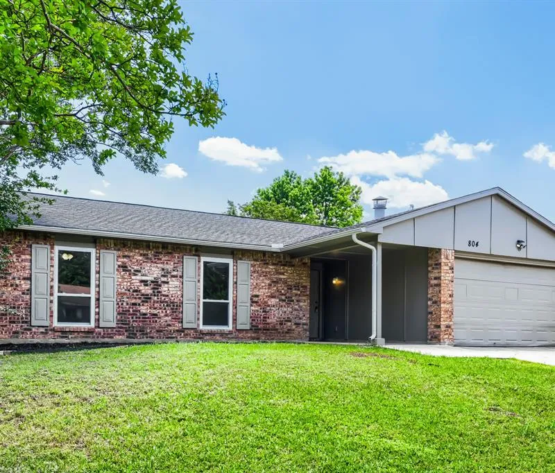 804 Netherland Drive, Arlington TX 76017