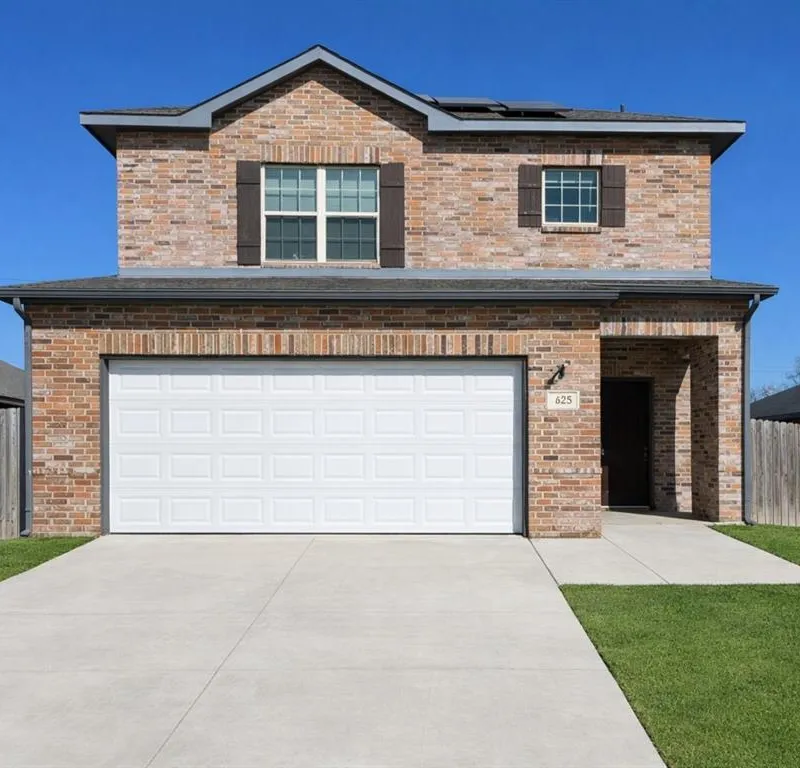 625 E Powell Avenue, Fort Worth TX 76104