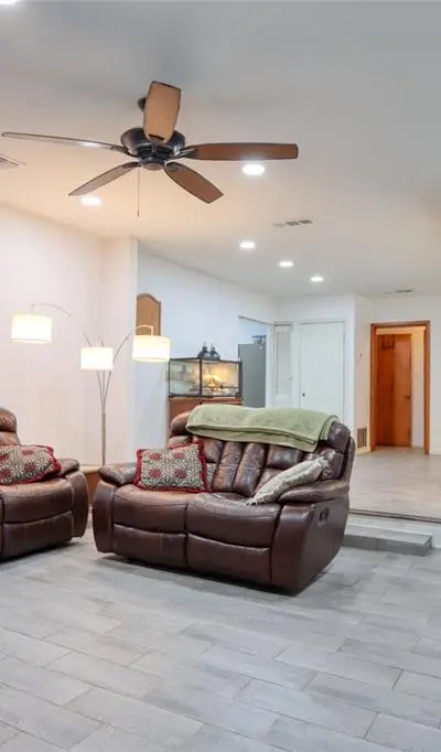 305 E Belt  Line Road, Wilmer TX 75172 - Photo 2