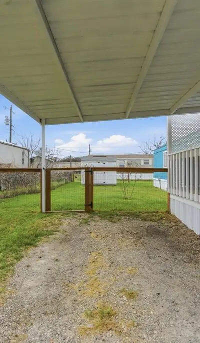 1849 Coral Road, Pelican Bay TX 76020 - Photo 3