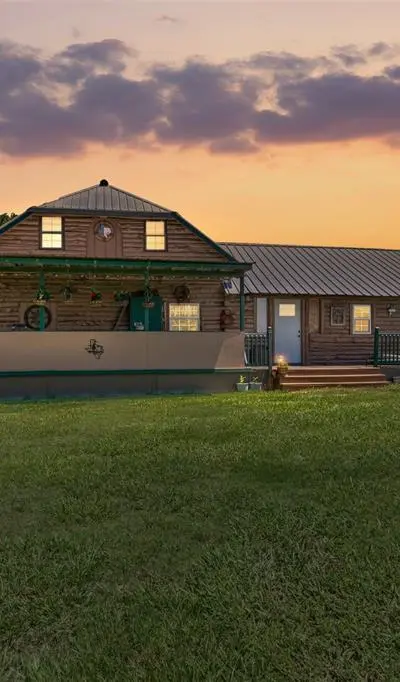 901 County Road 3925, Wolfe City TX 75496 - Photo 2