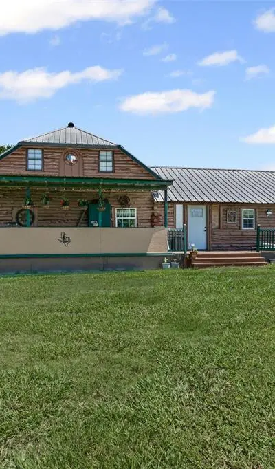 901 County Road 3925, Wolfe City TX 75496 - Photo 4