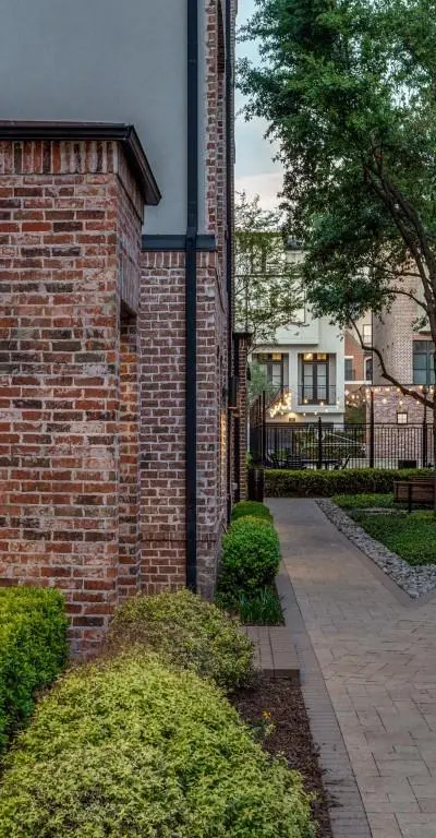 2114 Aylesport Drive, Dallas TX 75201 - Photo 3