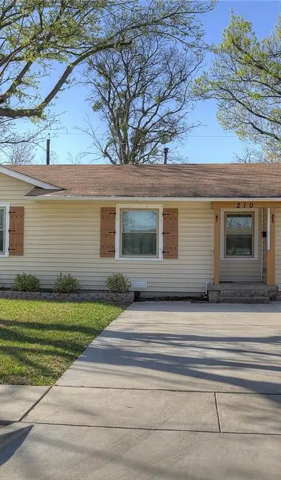 210 E Daugherty Drive, Garland TX 75041 - Photo 3
