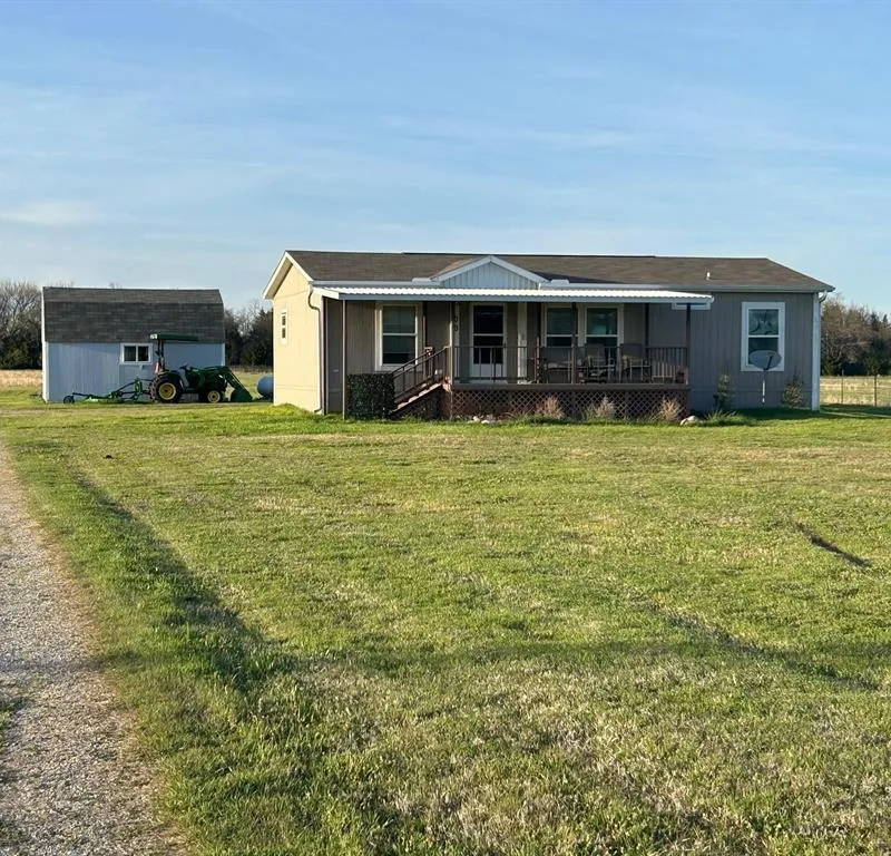 8080 State Highway 56 Highway, Savoy TX 75479