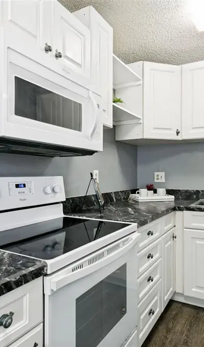 634 W Collins Street, Denton TX 76201 - Photo 5