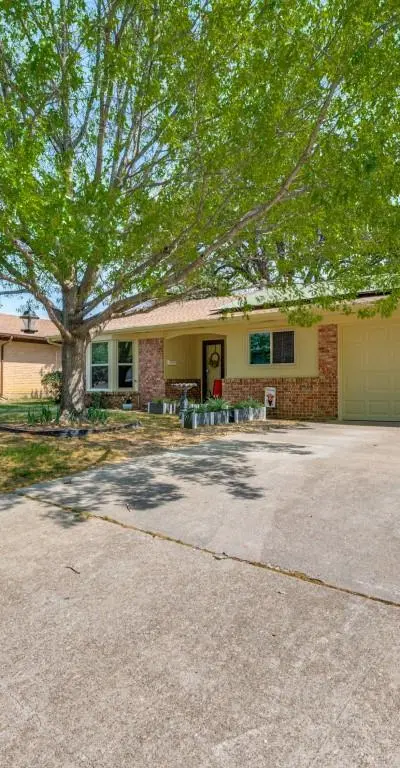 506 E Huitt Lane, Euless TX 76040 - Photo 2