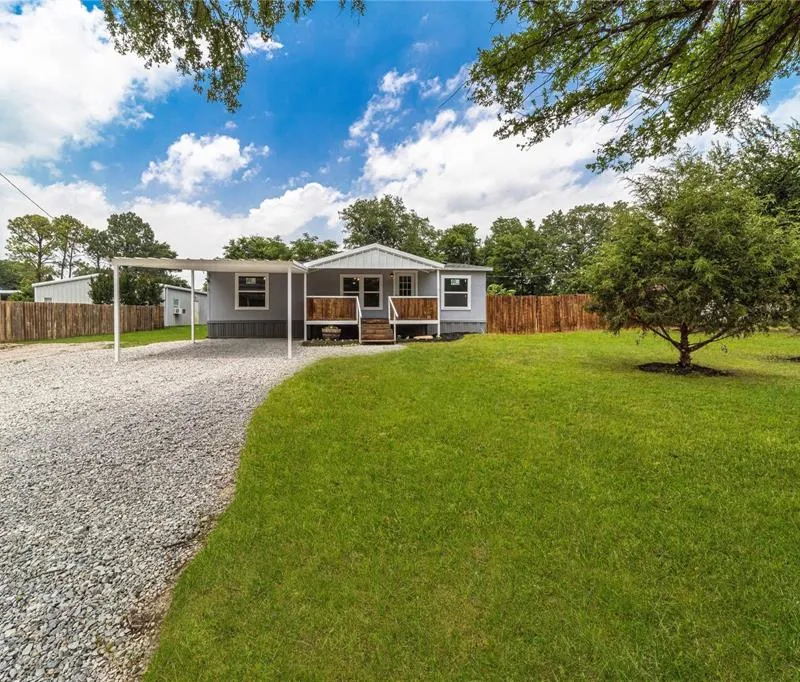 103 Halsell Street, Bridgeport TX 76426