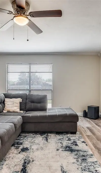 10222 Red Maple Drive, Dallas TX 75249 - Photo 5