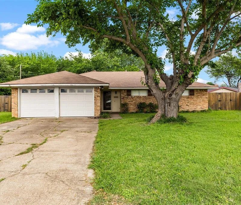 1705 Santa Clara Court, Grand Prairie TX 75051