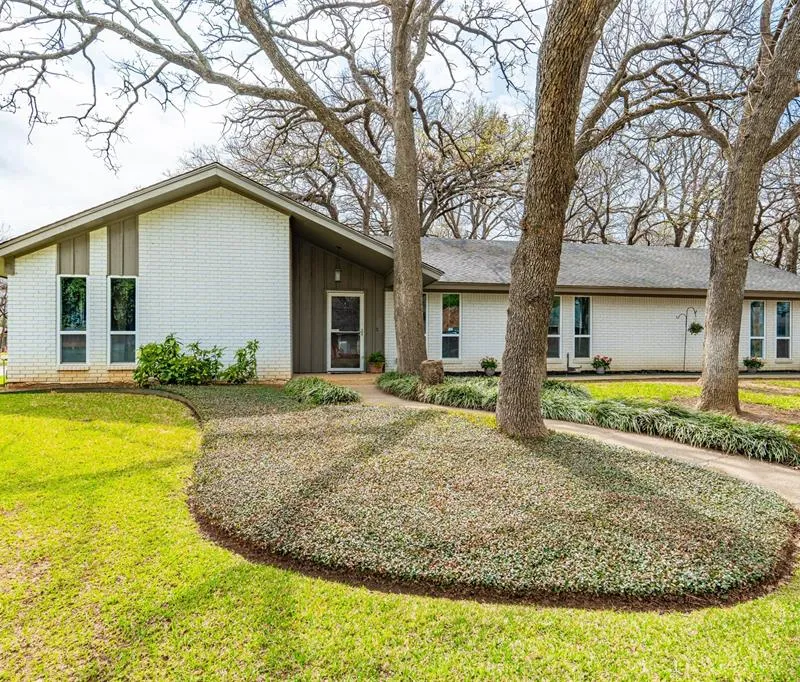1819 W Cedar Elm Drive, Arlington TX 76012