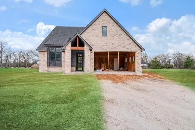 25 Private Road 45855, Blossom TX 75416
