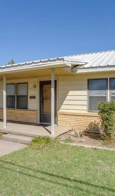 422 N 3rd Street, Jacksboro TX 76458