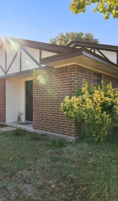 710 Waynelee Drive, Lancaster TX 75146 - Photo 2