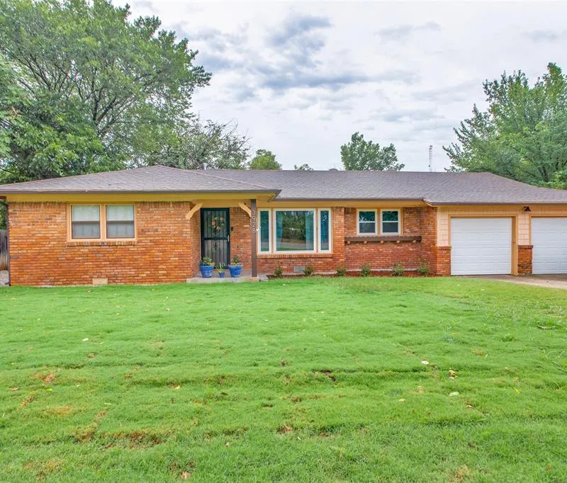 3928 Menzer Road, Fort Worth TX 76103