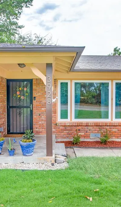 3928 Menzer Road, Fort Worth TX 76103 - Photo 2