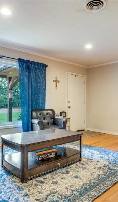 3928 Menzer Road, Fort Worth TX 76103 - Photo 5