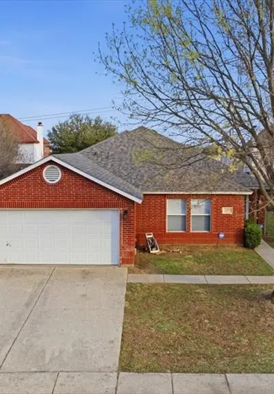 2208 Bantry Lane, Arlington TX 76002