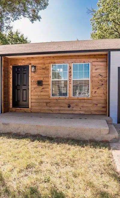 2412 Spiller Street, Fort Worth TX 76105 - Photo 2