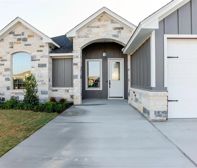 9211 Parkview Circle, Tolar TX 76476
