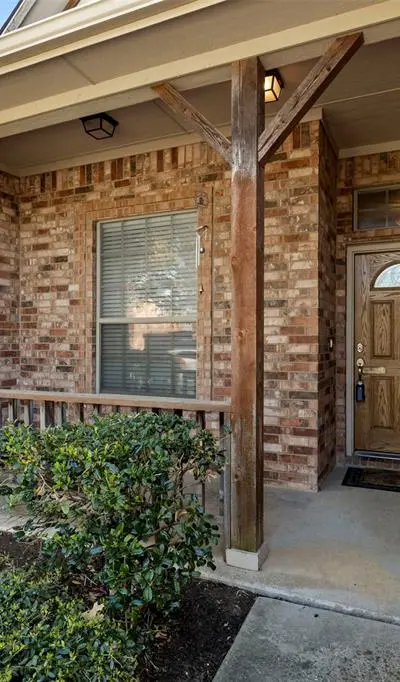 565 Griffith Drive, Saginaw TX 76179