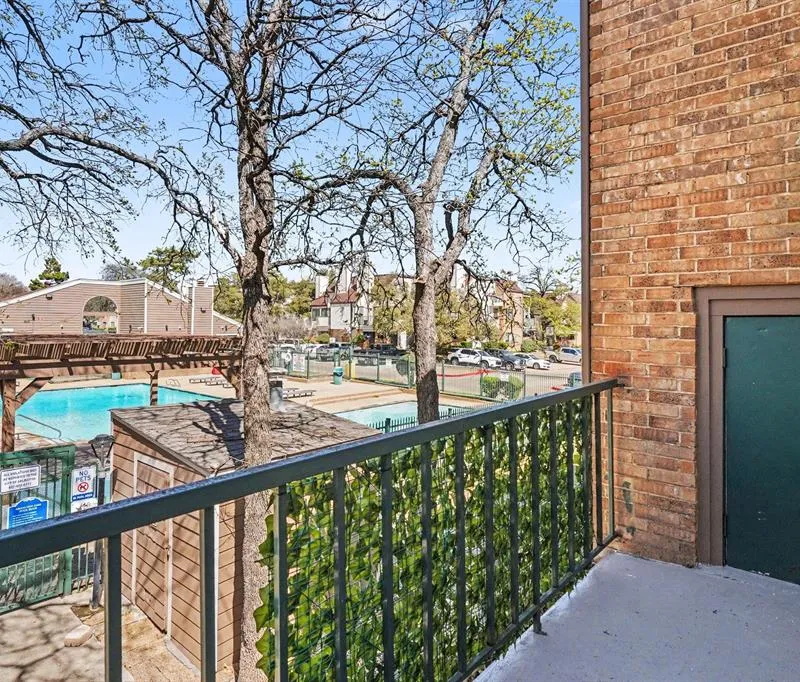 2304 Balsam Drive # E203, Arlington TX 76006