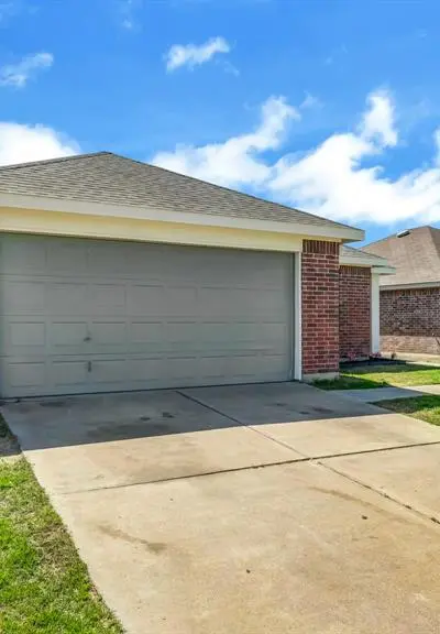 413 Fawn Hill Drive, Fort Worth TX 76134 - Photo 3
